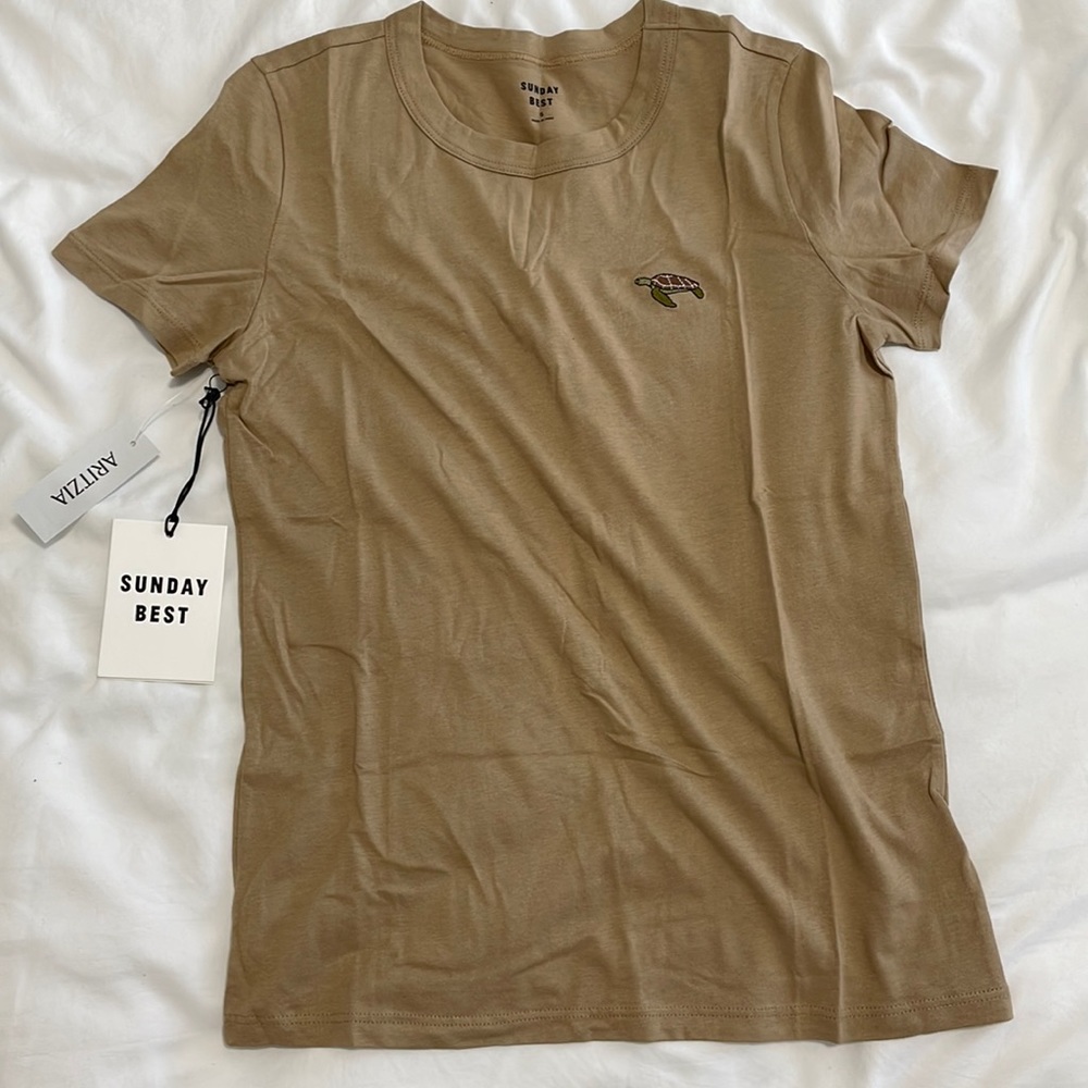 NWT Aritzia Sunday Best Candy Turtle Tshirt